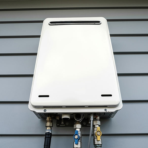 outdoor tankless water heater